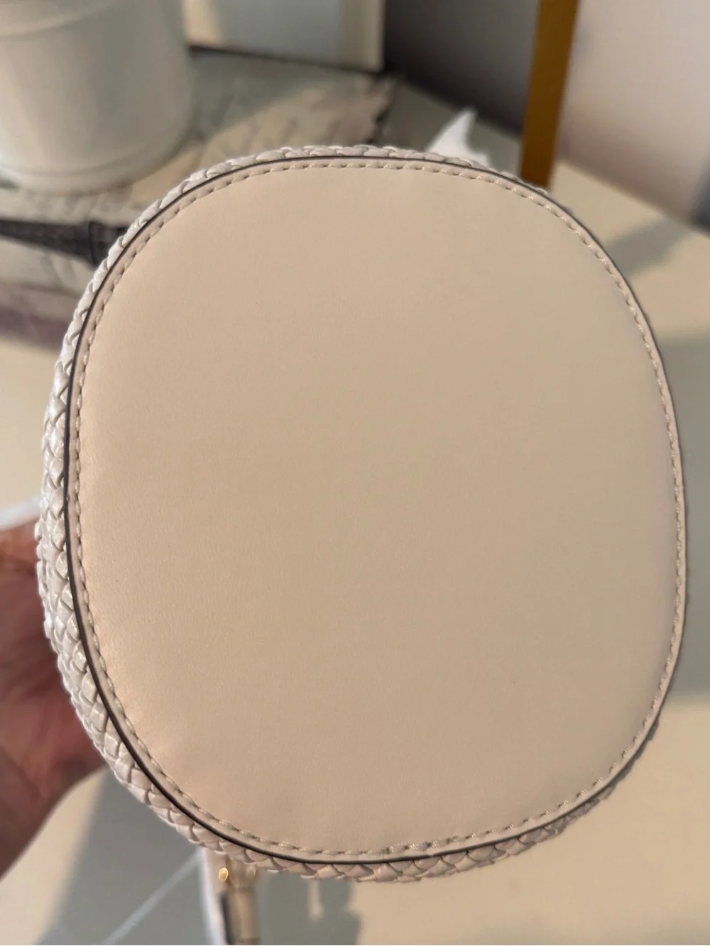 Tory Burch woven bucket bag, honeycomb “new ivory” leather shoulder strap NWT